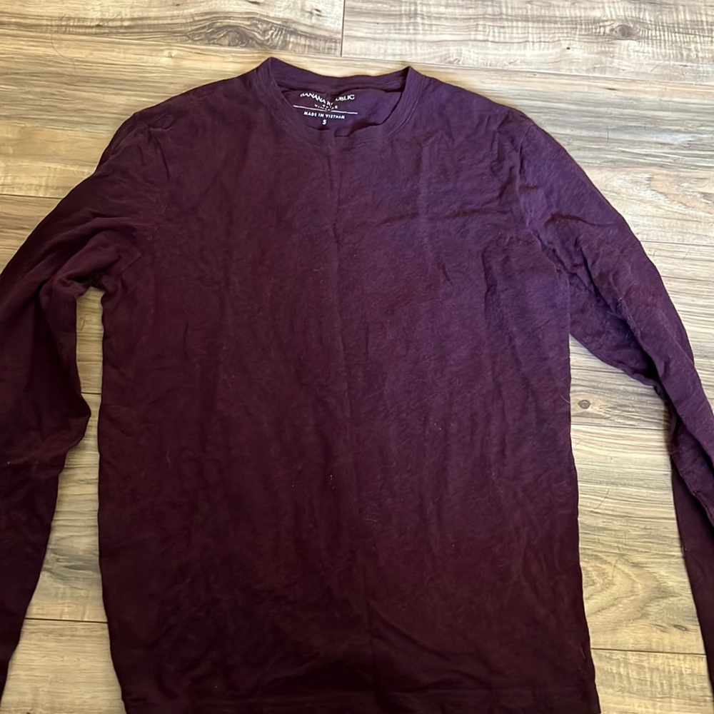 Mens small maroon banana republic long sleeve shirt